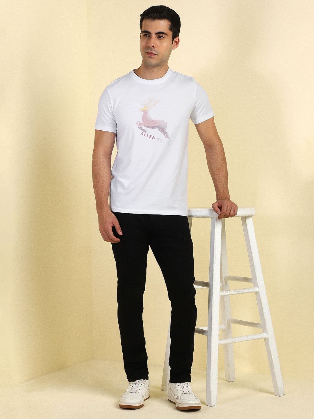 Allen Solly Men Printed Slim Fit T-shirt thumbnail 2
