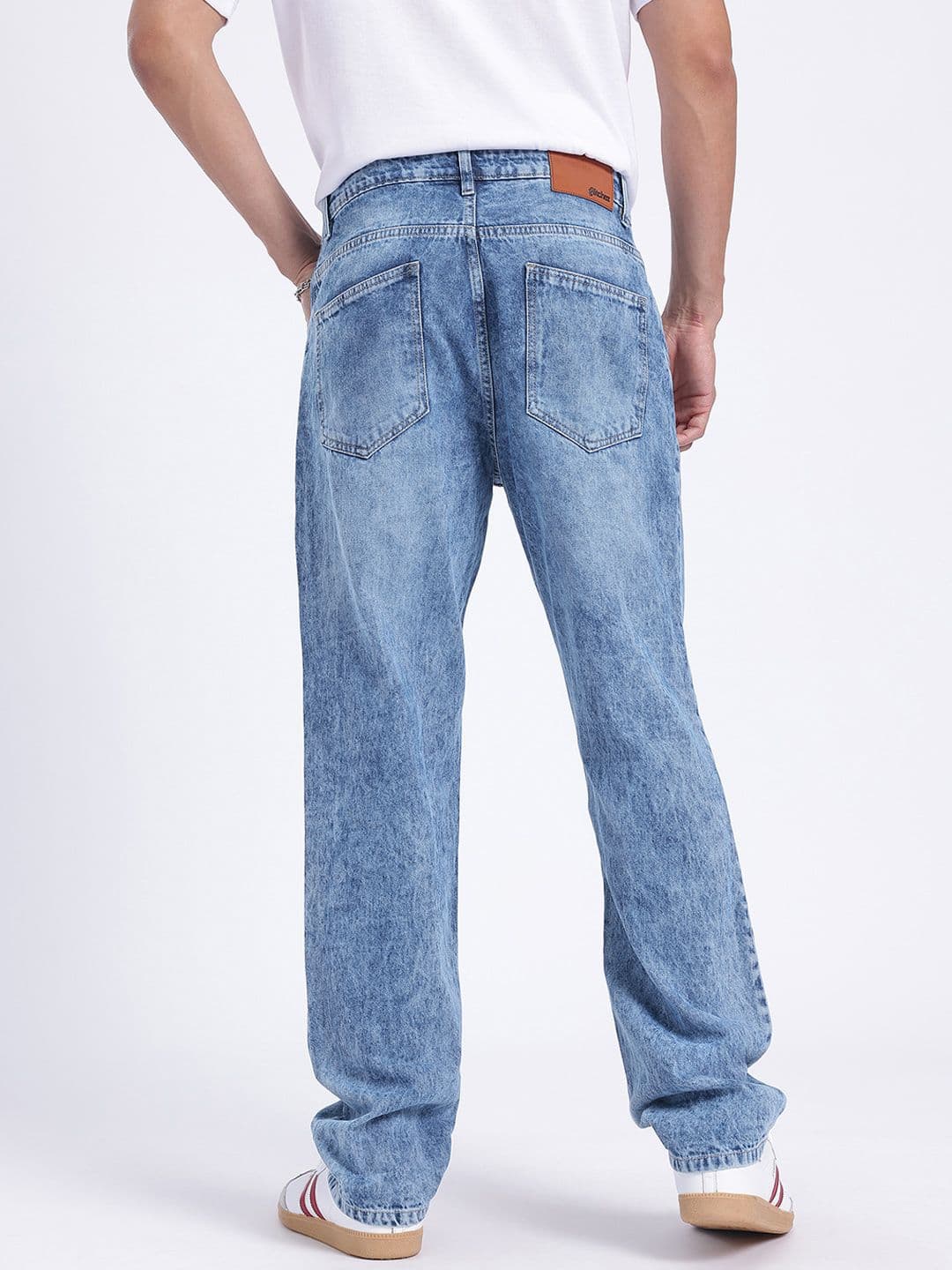 glitchez Men Washed Effect Straight Fit Jeans thumbnail 5
