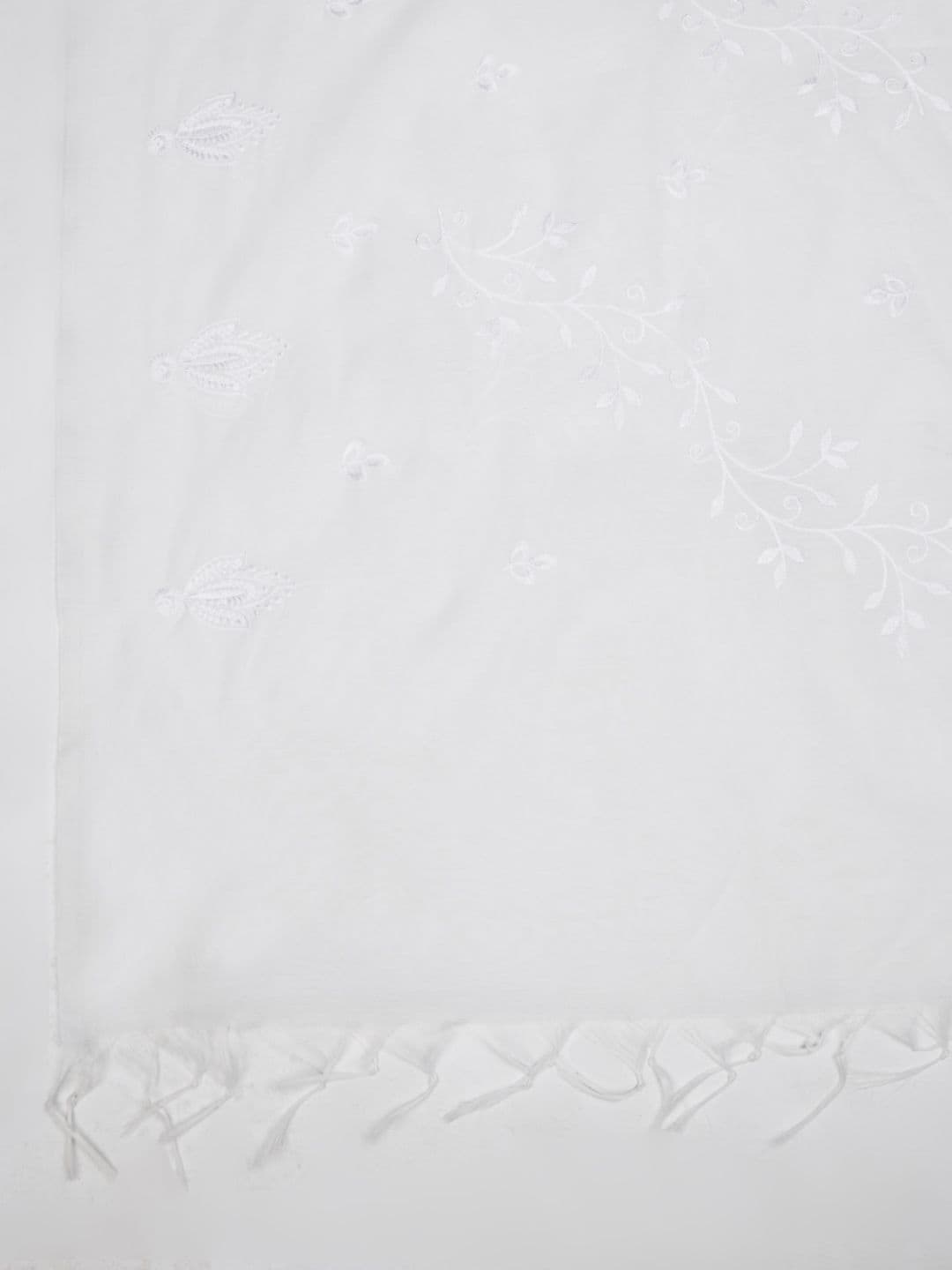 MUFFLY Embroidered Thread Work Cotton Dupatta thumbnail 4