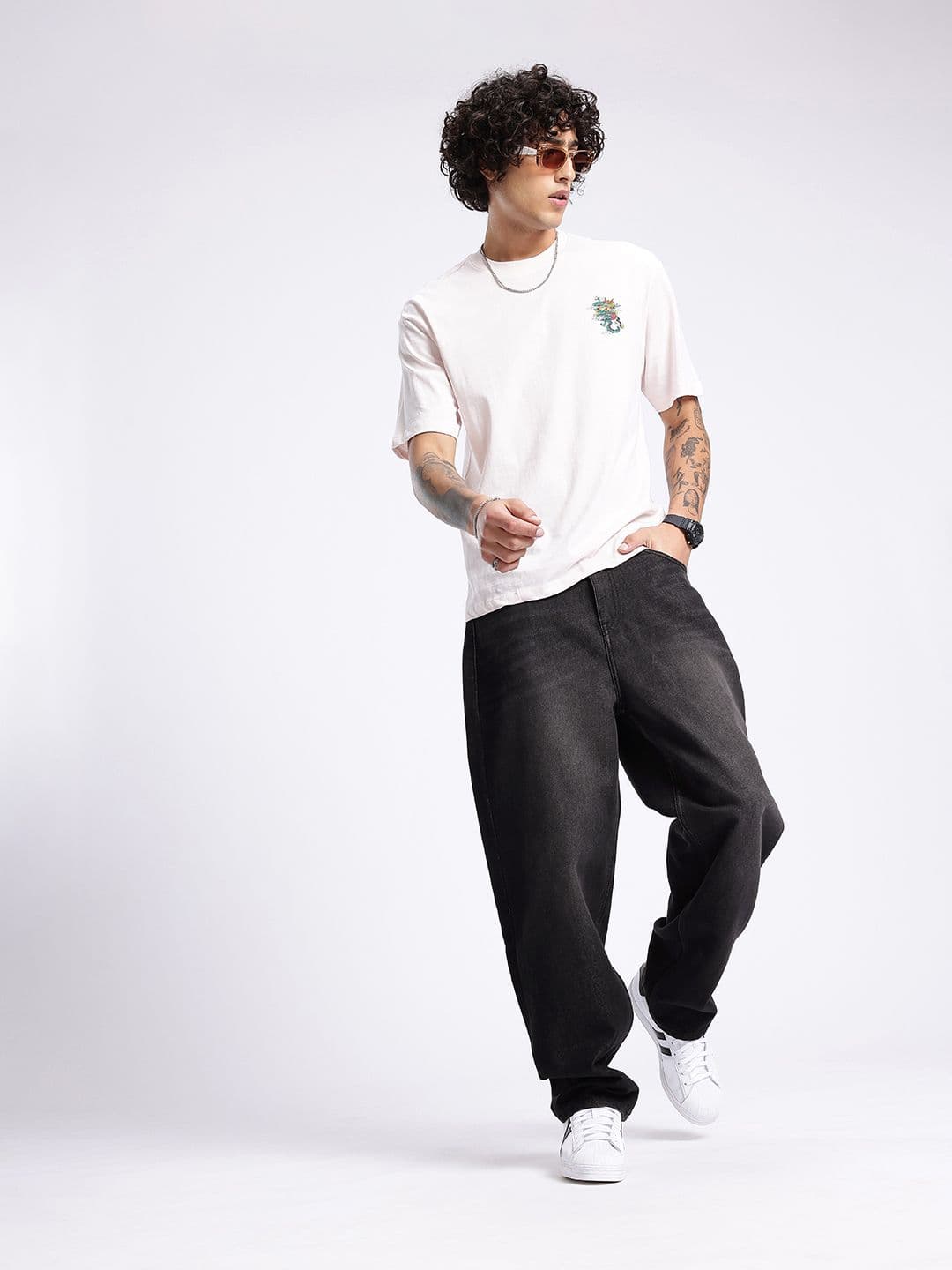 glitchez Men Loose Fit Light Fade Jeans thumbnail 3