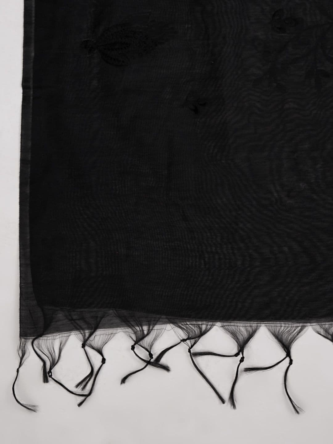 MUFFLY Embroidered Thread Work Cotton Dupatta thumbnail 4