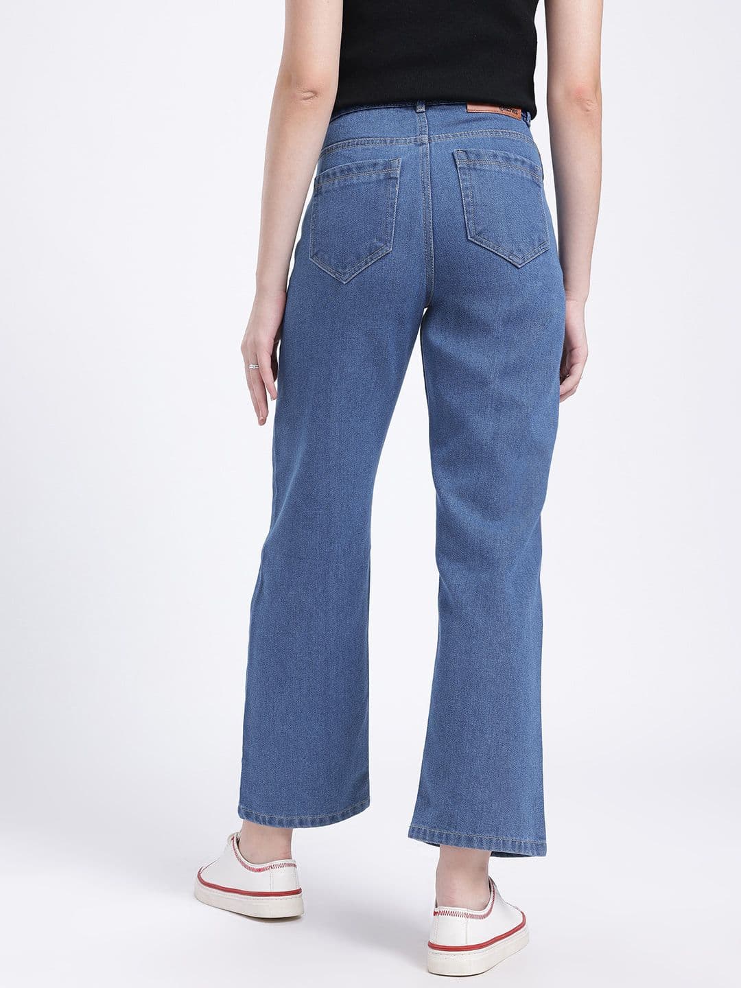 glitchez Women Mid-Rise Cropped Straight Fit Jeans thumbnail 2
