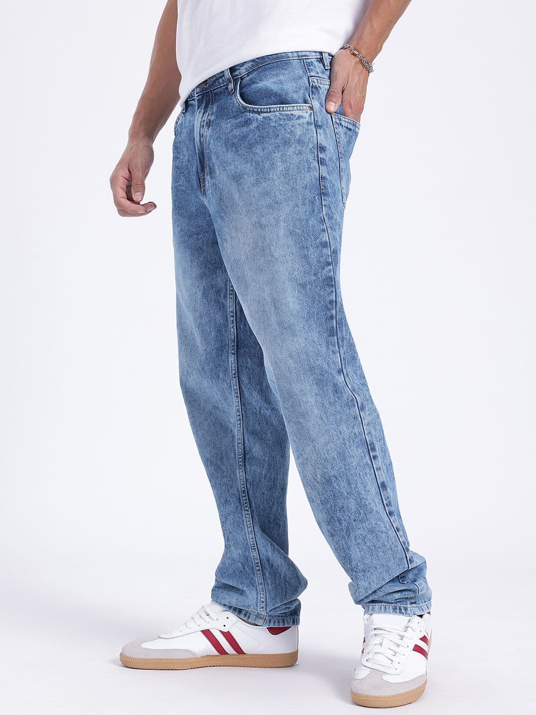 glitchez Men Washed Effect Straight Fit Jeans thumbnail 4