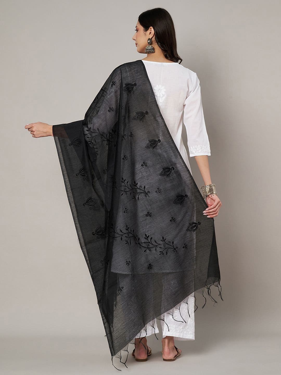 MUFFLY Embroidered Thread Work Cotton Dupatta thumbnail 5