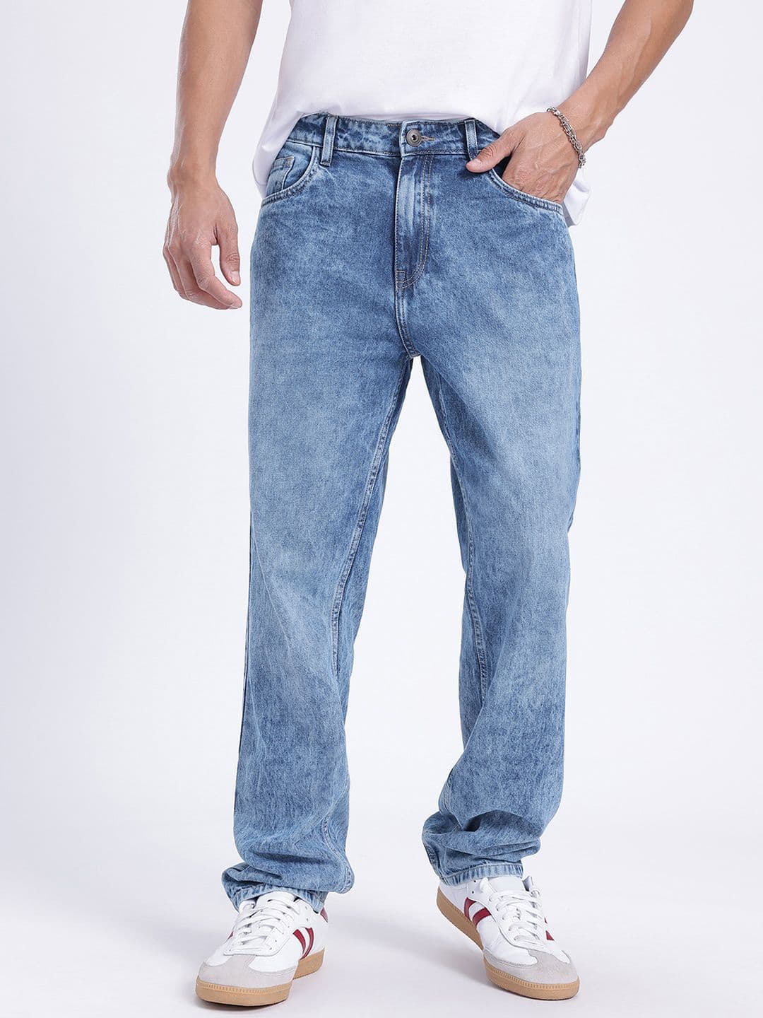 glitchez Men Washed Effect Straight Fit Jeans thumbnail 2
