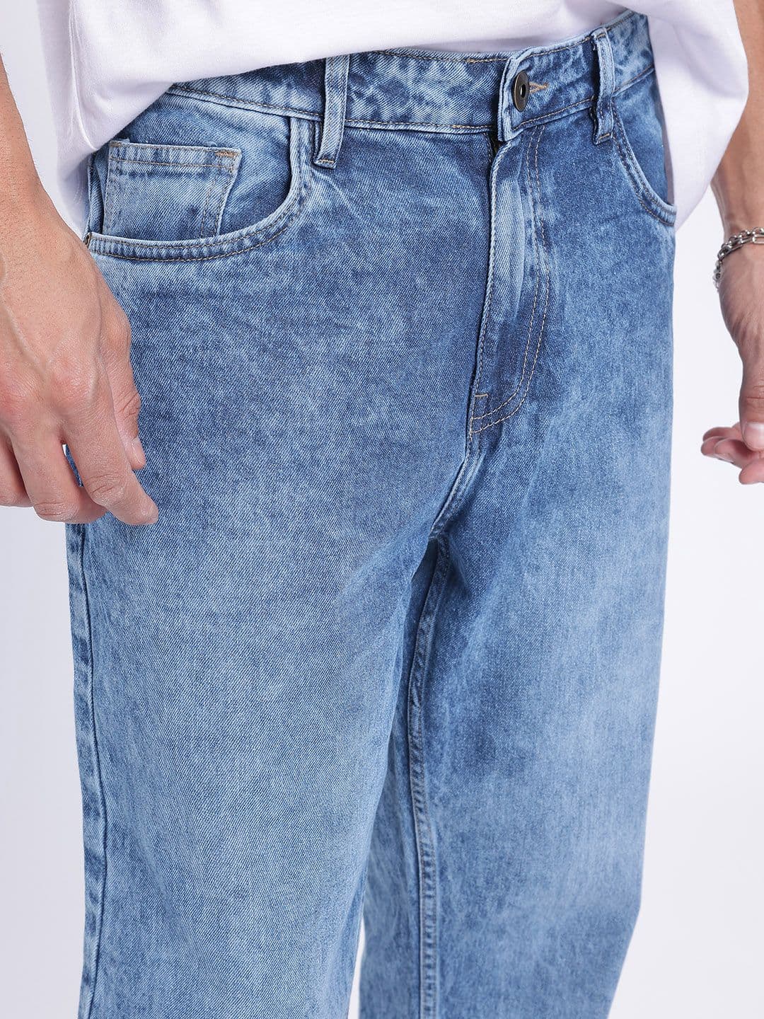 glitchez Men Washed Effect Straight Fit Jeans thumbnail 3
