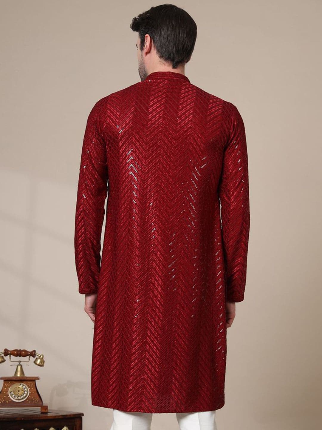 ADHIRAJAN Men Geometric Embroidered Chikankari Kurta thumbnail 2