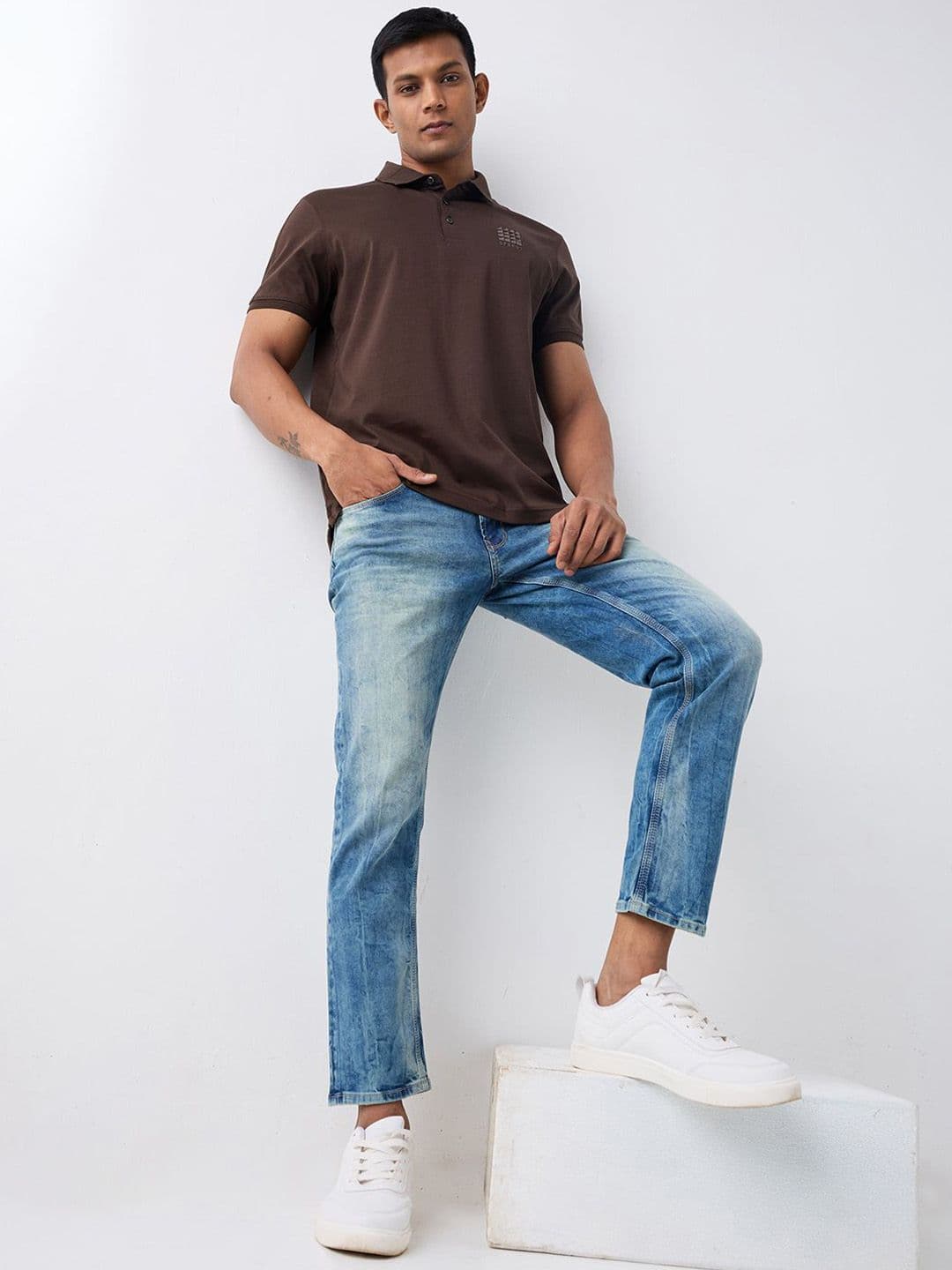 SPYKAR Men Regular Fit Mid-Rise Low Distress Heavy Fade Jeans thumbnail 7