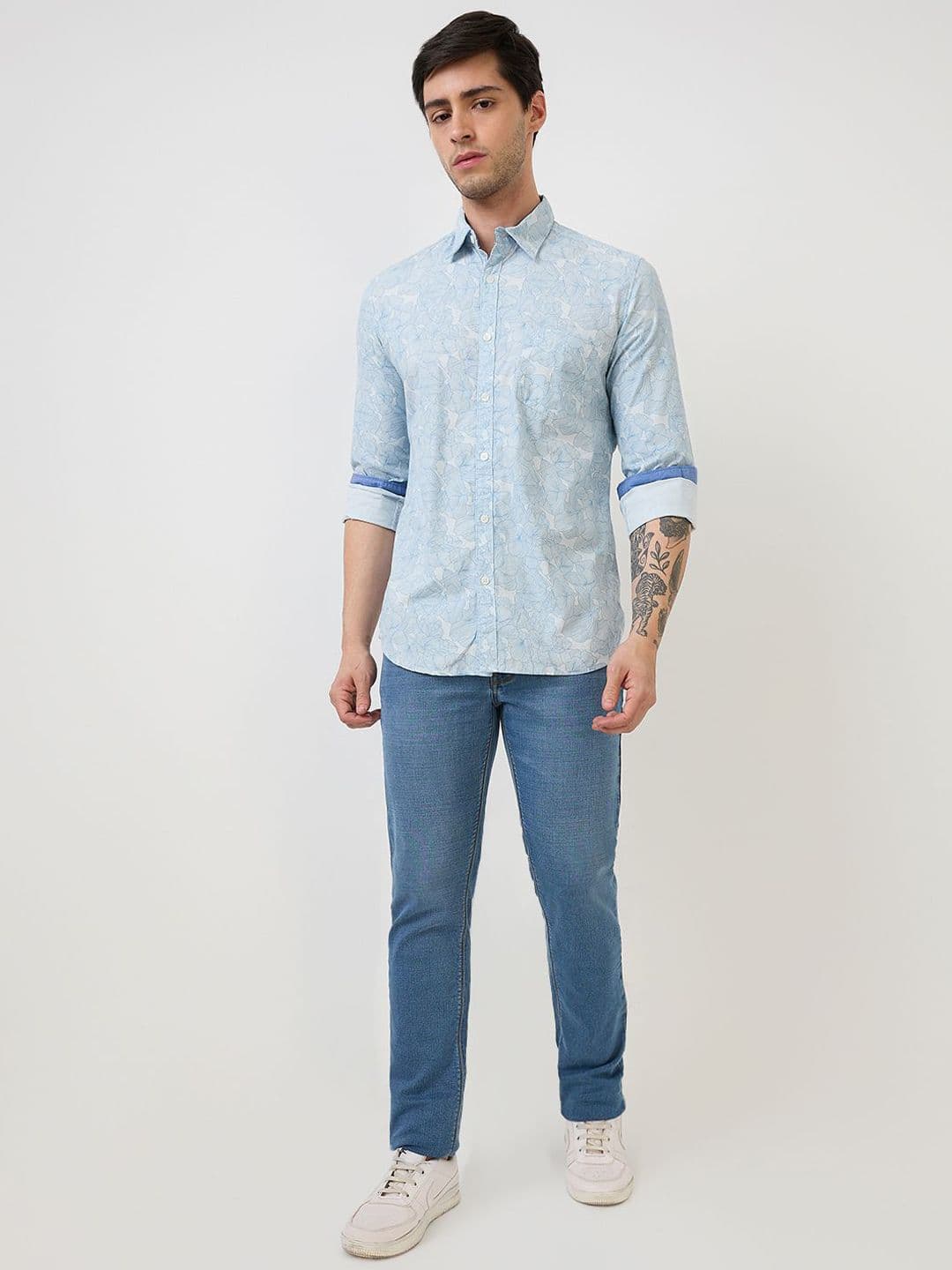 Parx Men Tapered Fit Low-Rise Light Fade Jeans thumbnail 3