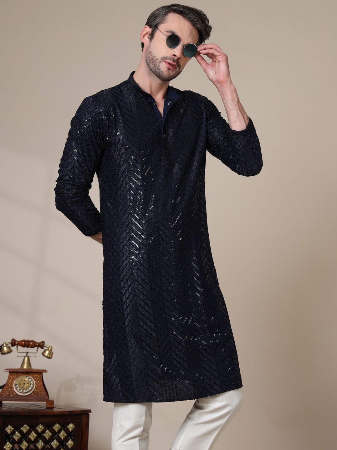 ADHIRAJAN Men Geometric Embroidered Cold-Shoulder Sleeves Chikankari Kurta - view 1