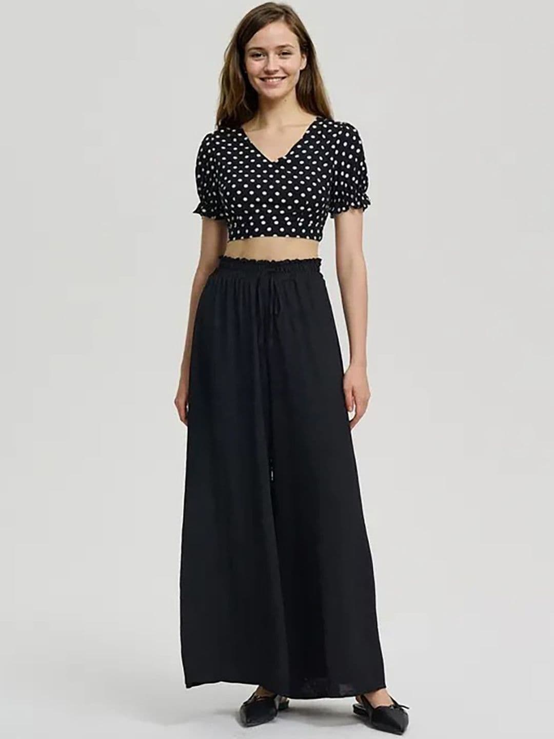 Kotty Women High-Rise Easy Wash Pleated Loose Fit Wide Leg Trousers thumbnail 5