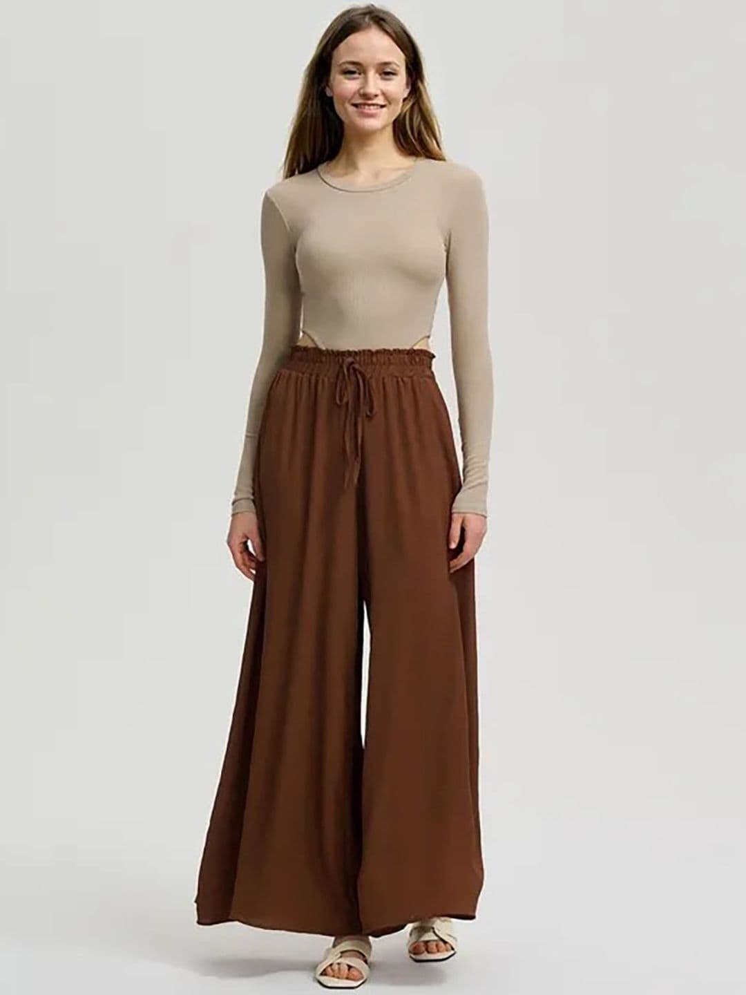 Kotty Women High-Rise Easy Wash Loose-Fit Pleated Wide Leg Trousers thumbnail 2