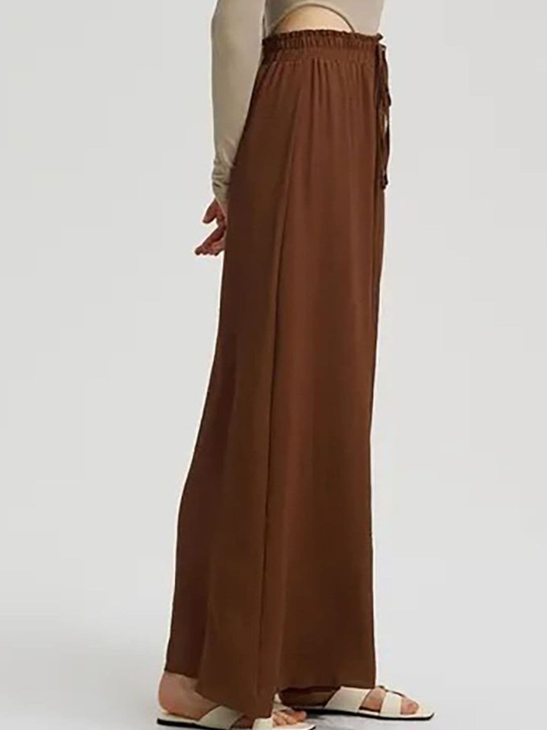 Kotty Women High-Rise Easy Wash Loose-Fit Pleated Wide Leg Trousers thumbnail 3