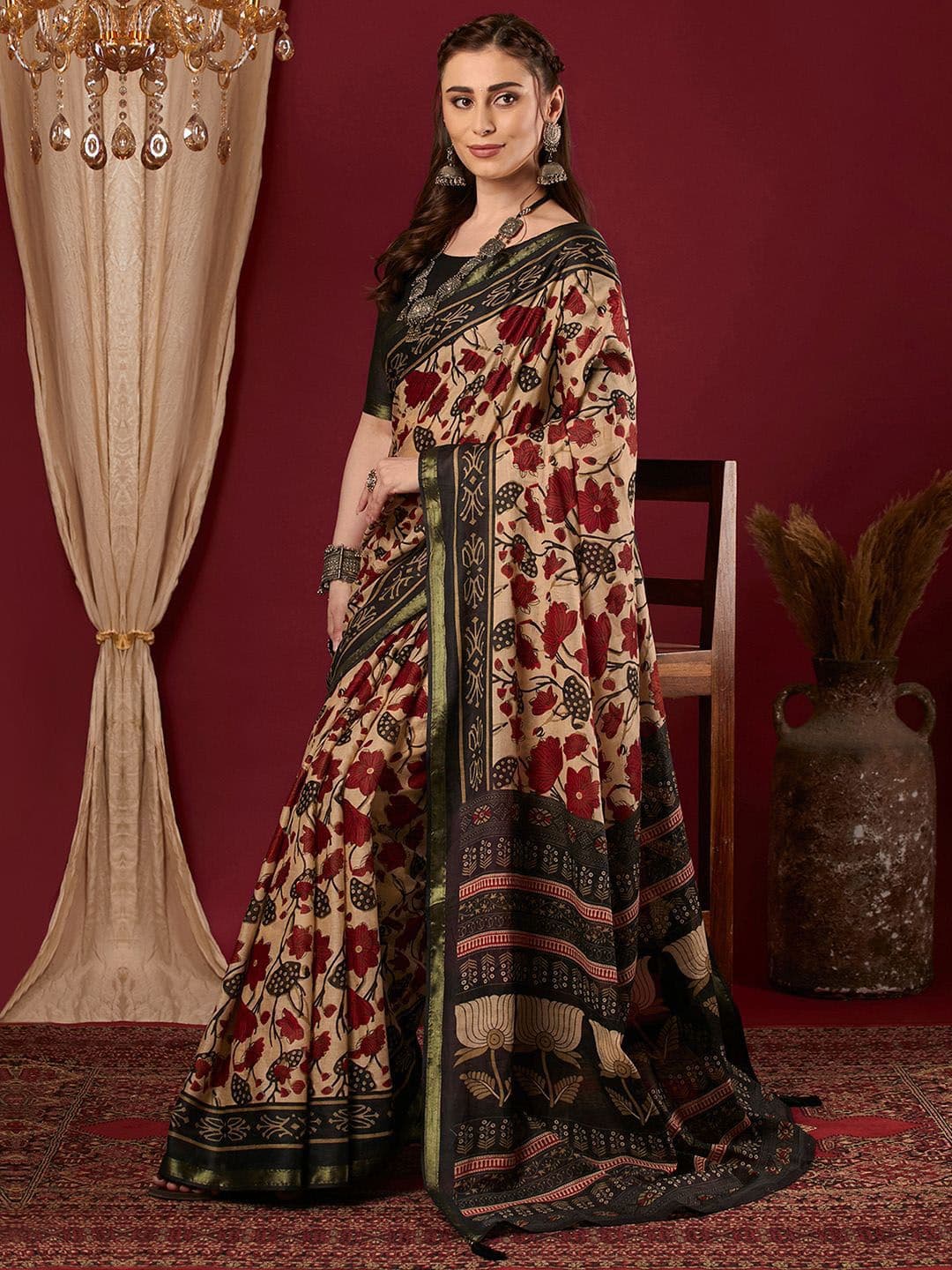 Mitera Floral Zari Saree thumbnail 7