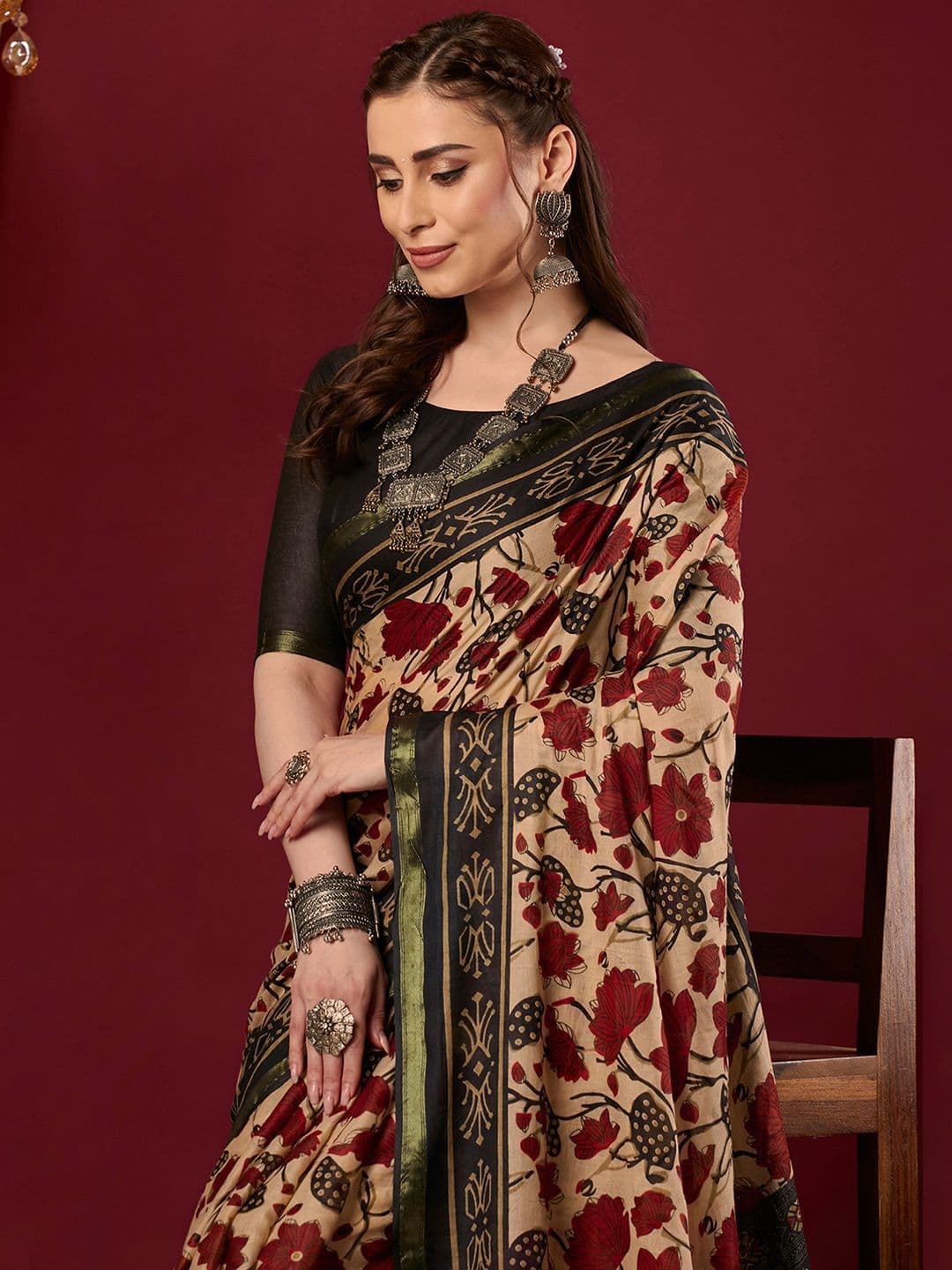 Mitera Floral Zari Saree thumbnail 5