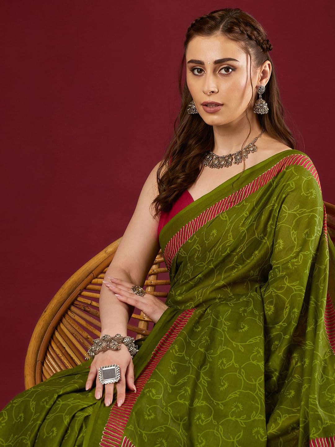 Mitera Ethnic Motifs Saree thumbnail 7