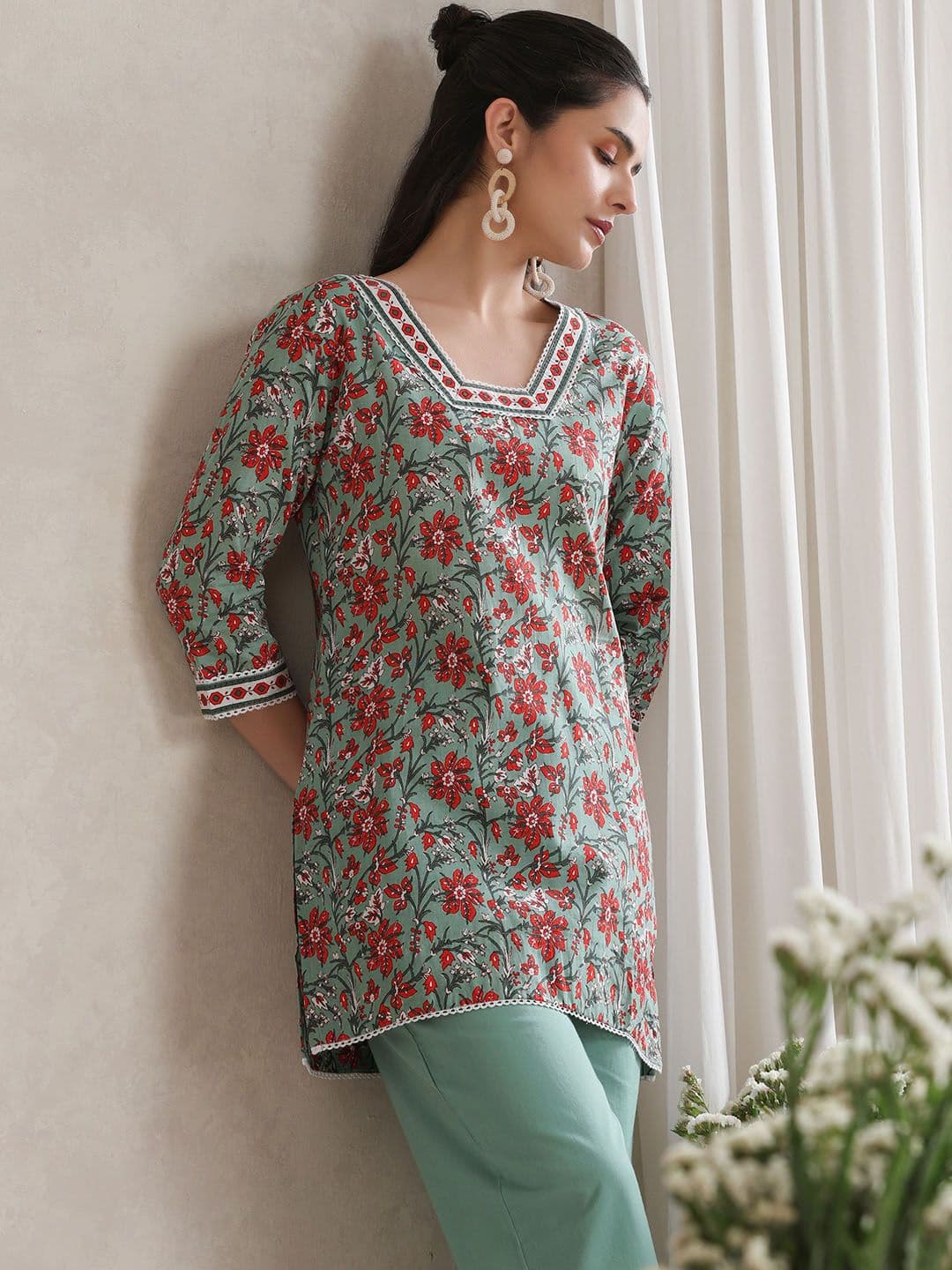 Khushal K Floral Printed Cotton V-Neck Tunic With Trouser Co-Ords thumbnail 2