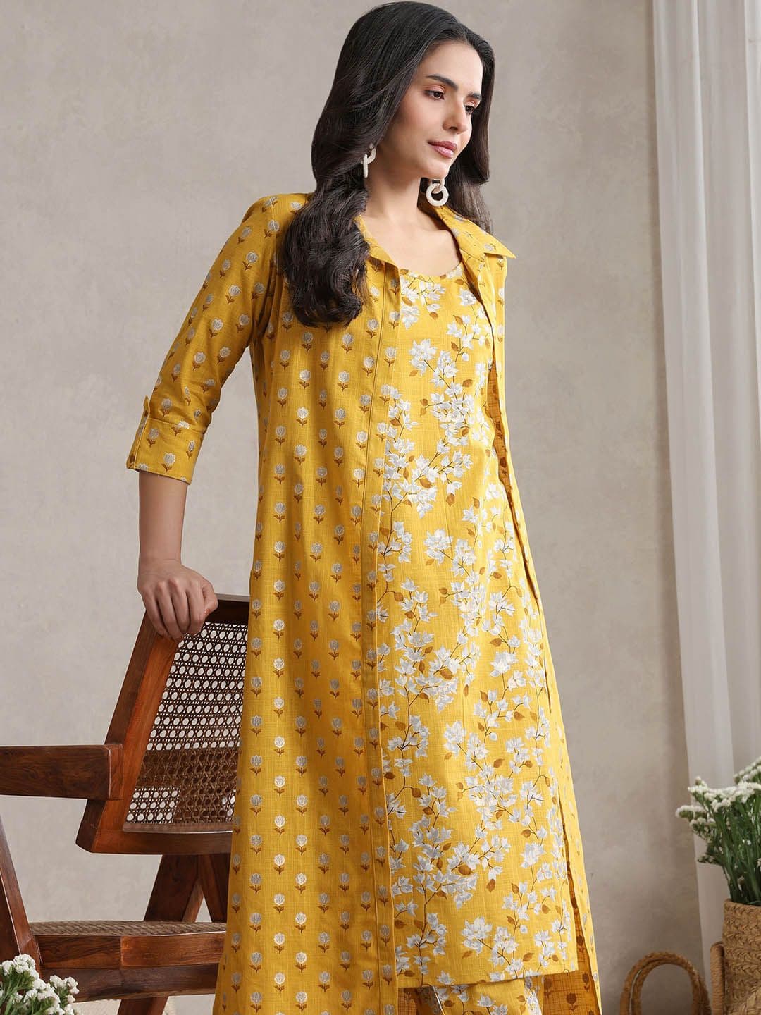 Khushal K Floral Printed Cotton Tunic With Trouser & Jacket Co-Ords thumbnail 3