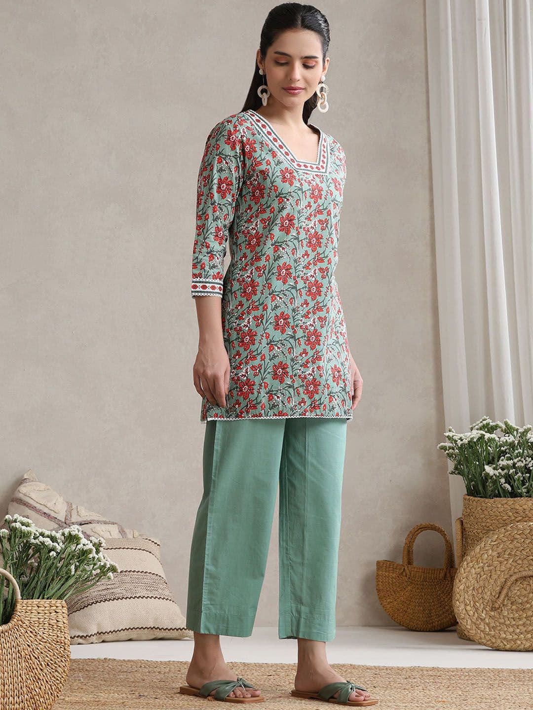 Khushal K Floral Printed Cotton V-Neck Tunic With Trouser Co-Ords thumbnail 7