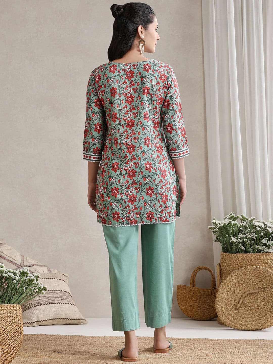 Khushal K Floral Printed Cotton V-Neck Tunic With Trouser Co-Ords thumbnail 4
