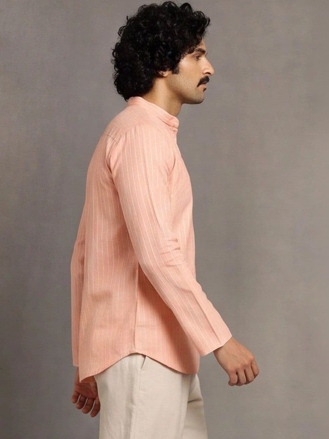 Navibhu Woven Design Solid Cotton Handloom Mandarin Collar Short Kurta thumbnail 4
