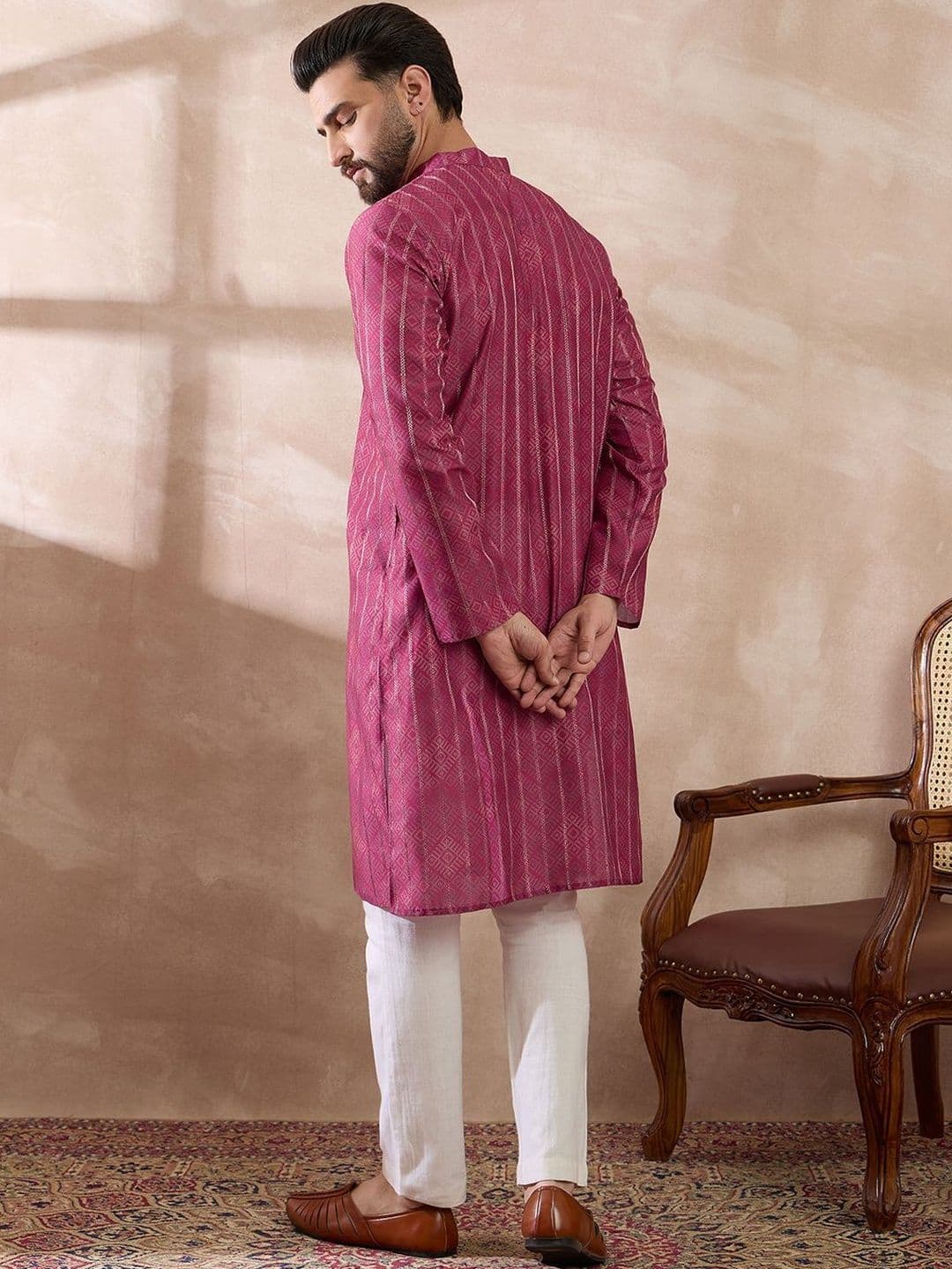 House of Pataudi Printed Silk Mandarin Collar Calf Length Straight Kurta thumbnail 2