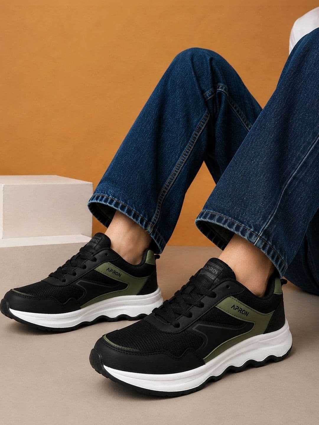 APRON Men Running Shoes thumbnail 4