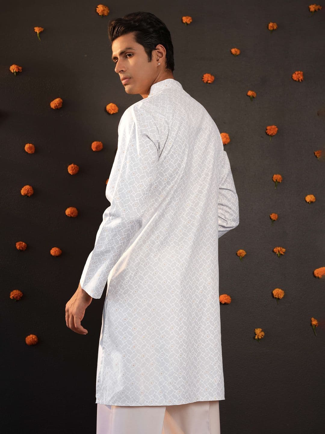 Anouk Printed Mandarin Collar Knee Length Straight Kurta thumbnail 6