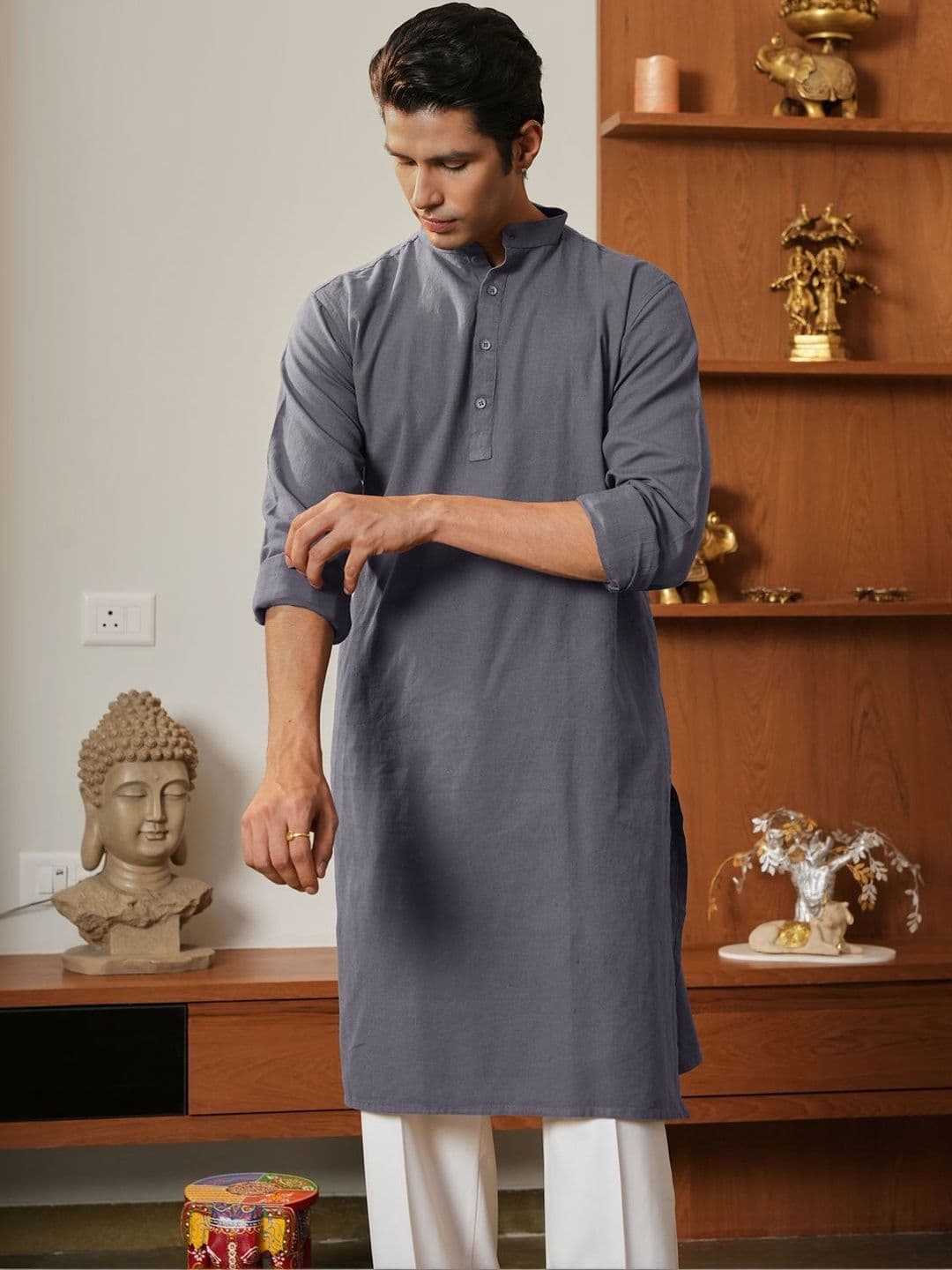 Anouk Men Pure Cotton Solid Knee Length Straight Kurta thumbnail 7