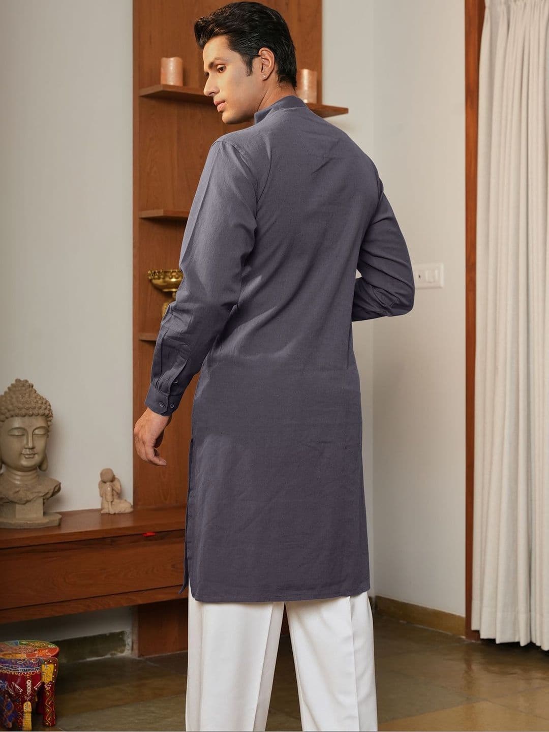 Anouk Men Pure Cotton Solid Knee Length Straight Kurta thumbnail 3