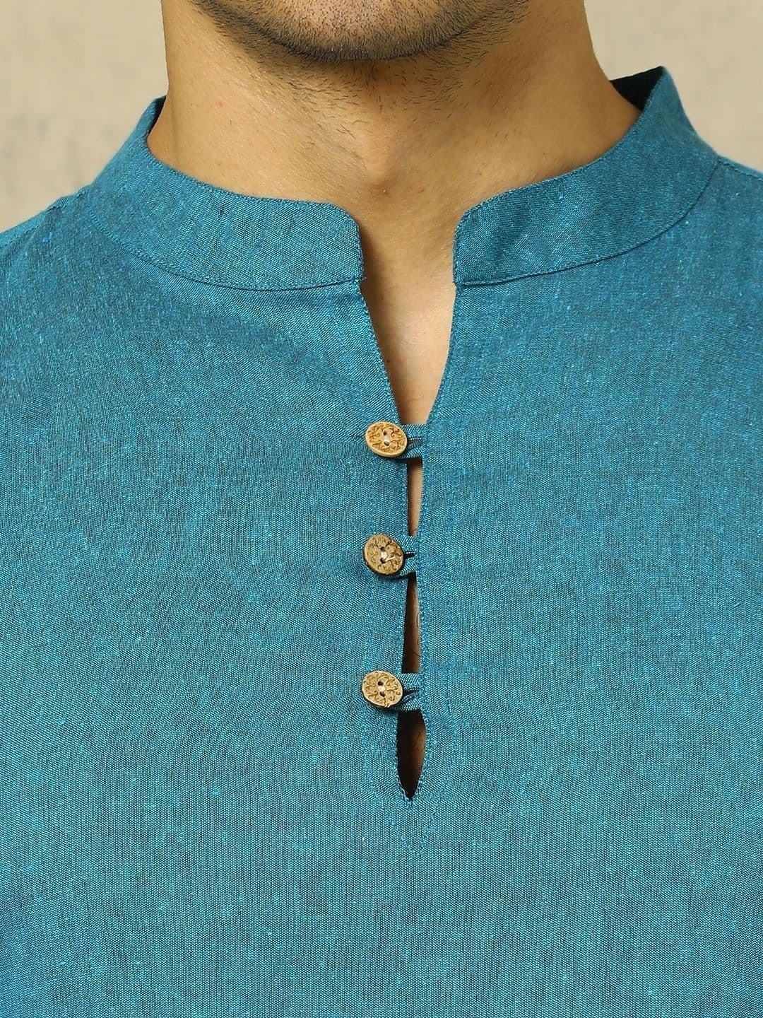 Anouk Woven Design Solid Cotton Handloom Mandarin Collar Short Kurta thumbnail 3
