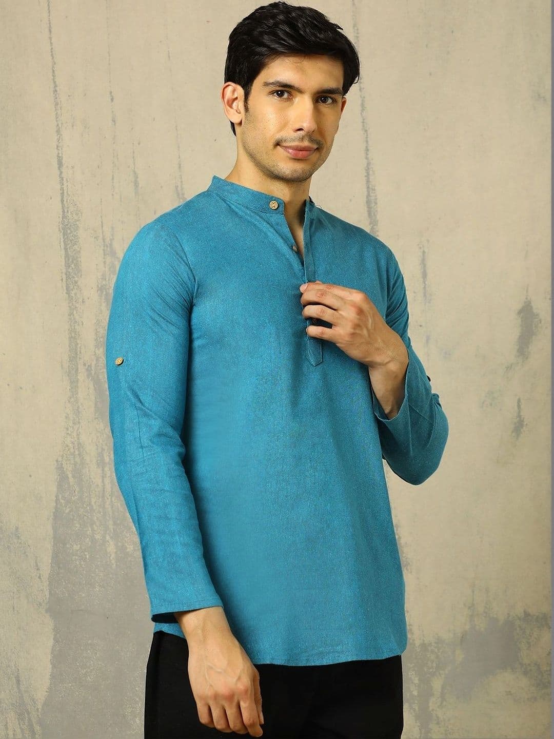 Anouk Woven Design Solid Cotton Handloom Mandarin Collar Short Kurta thumbnail 7