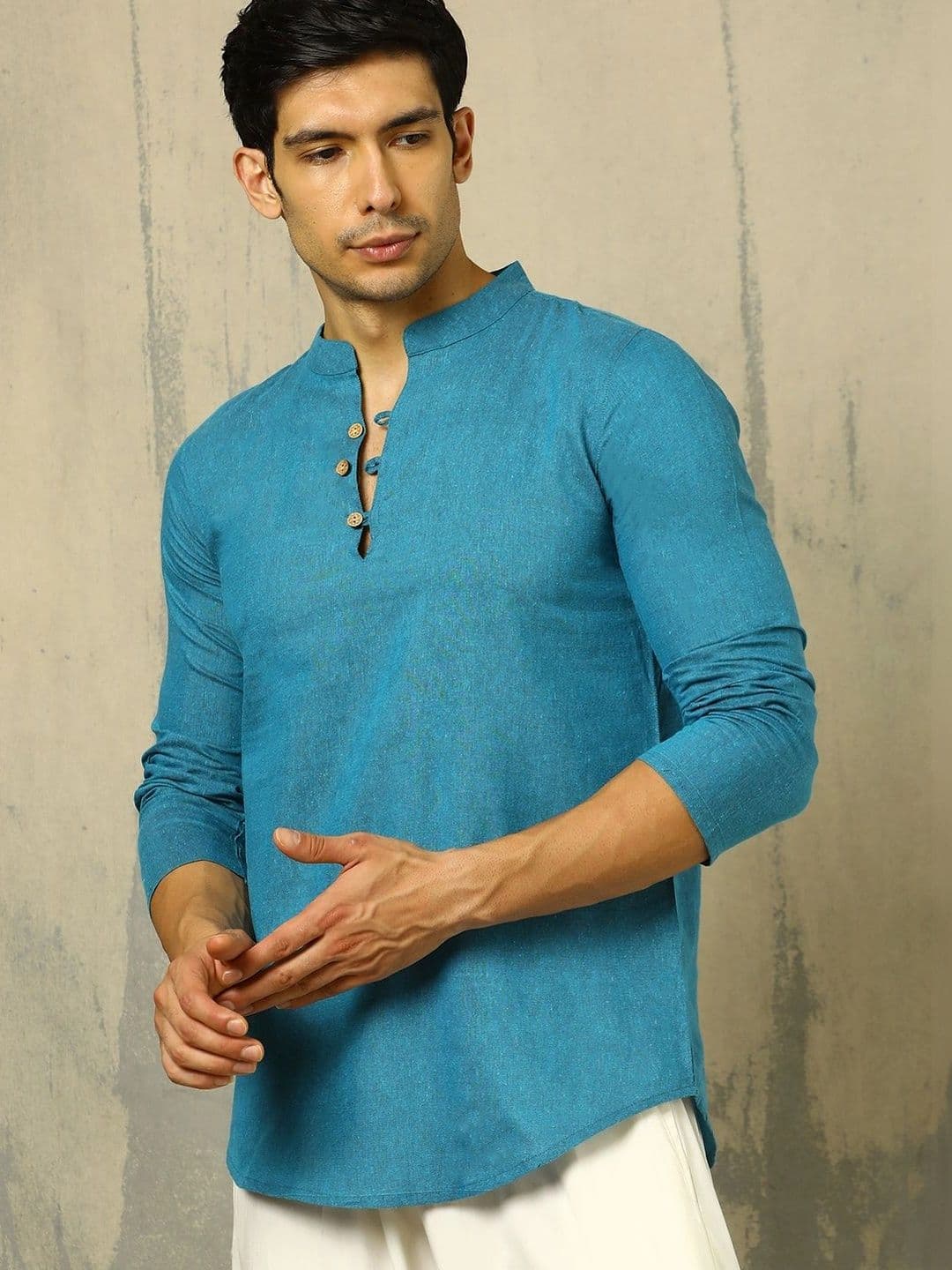 Anouk Woven Design Solid Cotton Handloom Mandarin Collar Short Kurta thumbnail 6