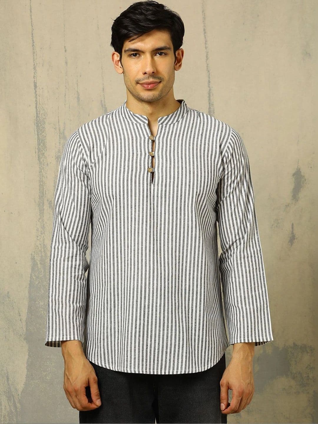 Anouk Woven Design Striped Cotton Handloom Mandarin Collar Short Kurta thumbnail 6