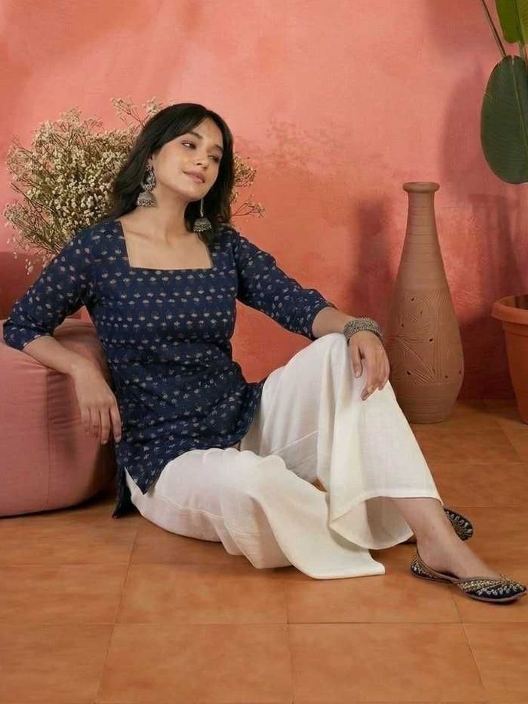 Sangria Floral Printed Pure Cotton Square Neck Straight Kurtis thumbnail 3