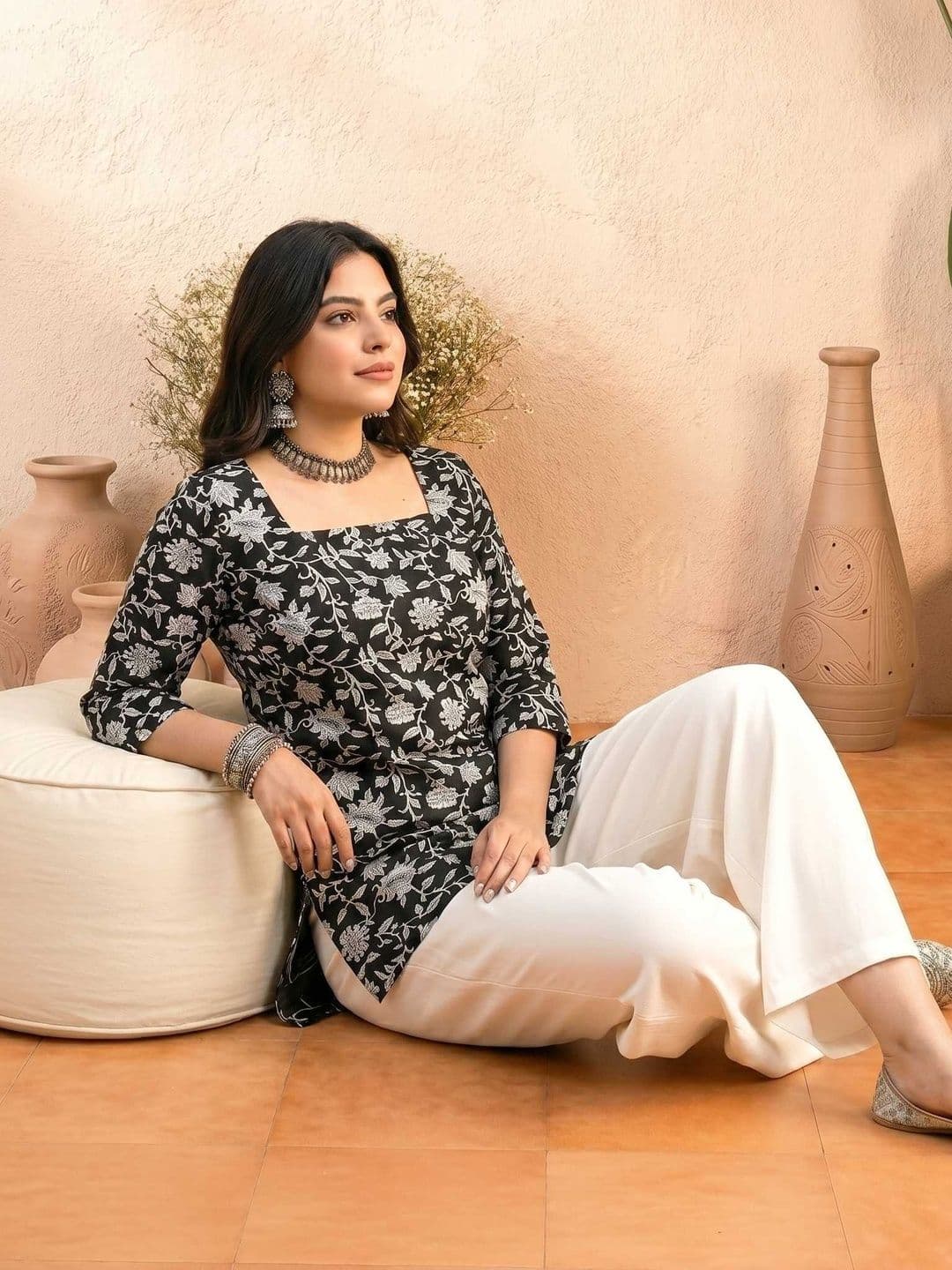 Sangria Floral Printed Pure Cotton Square Neck Straight Kurtis thumbnail 3