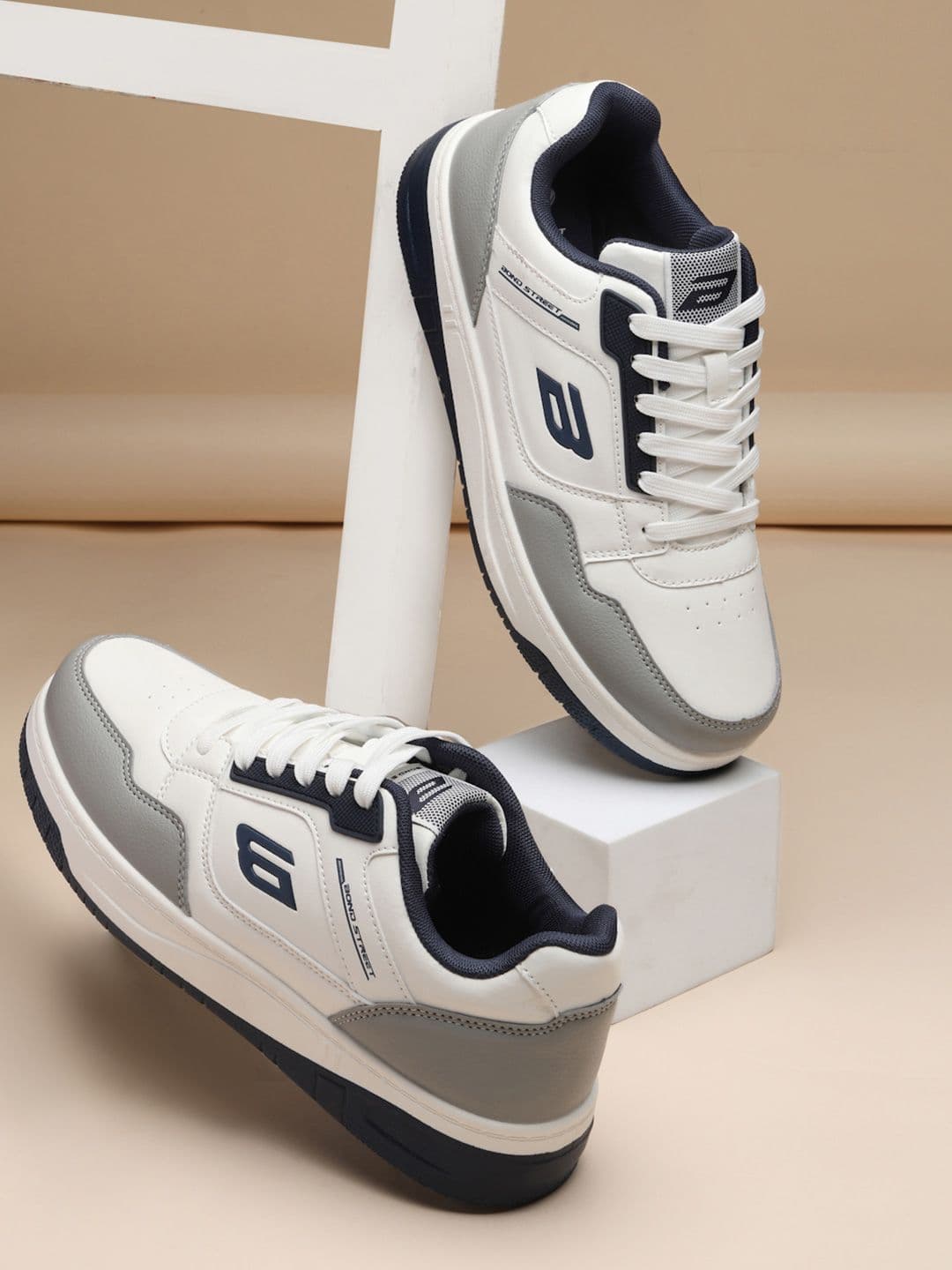 Bond Street By Red Tape Men Colourblocked Sneakers - view 1