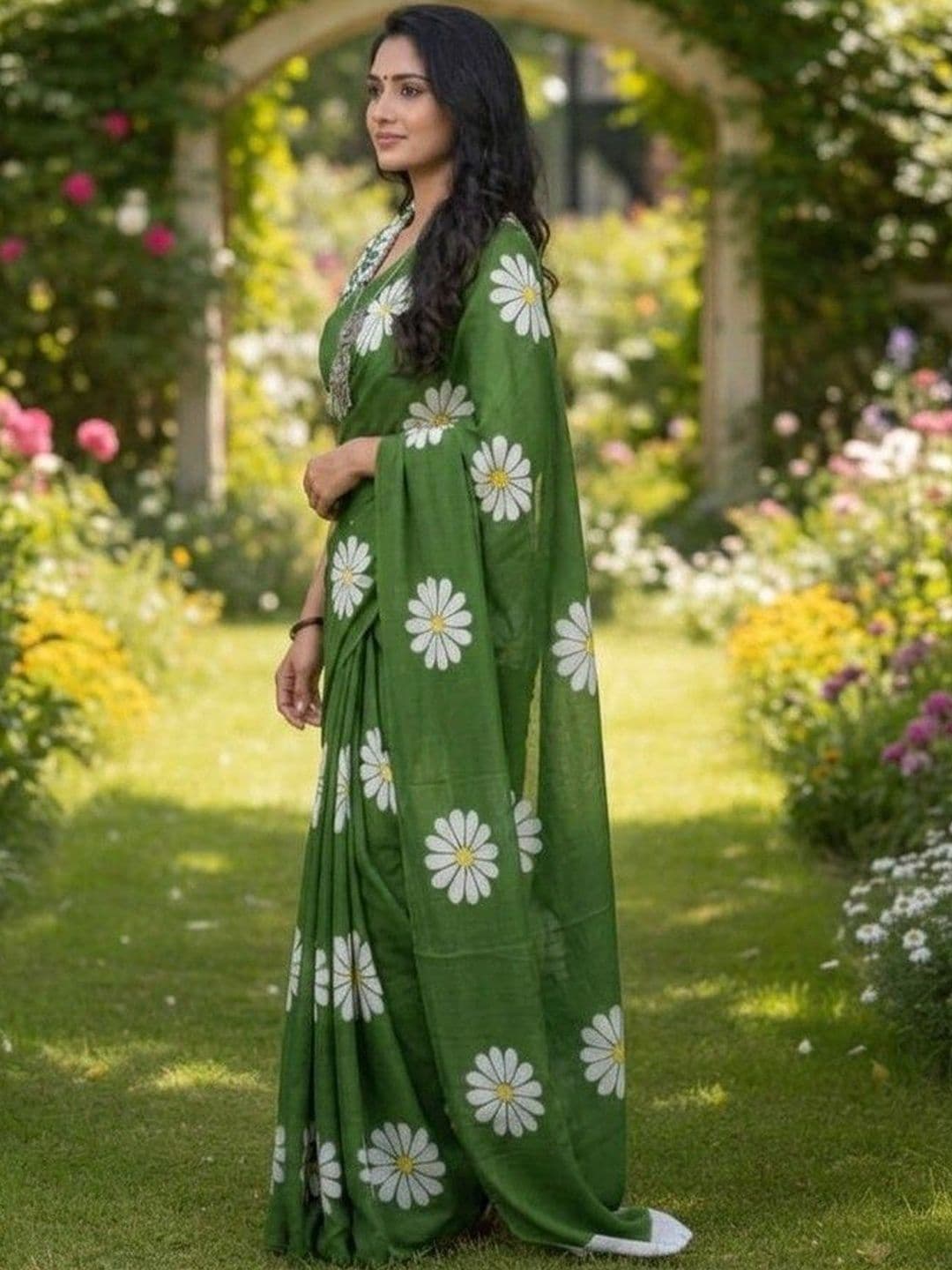 Silkena Floral Linen Blend Saree thumbnail 4