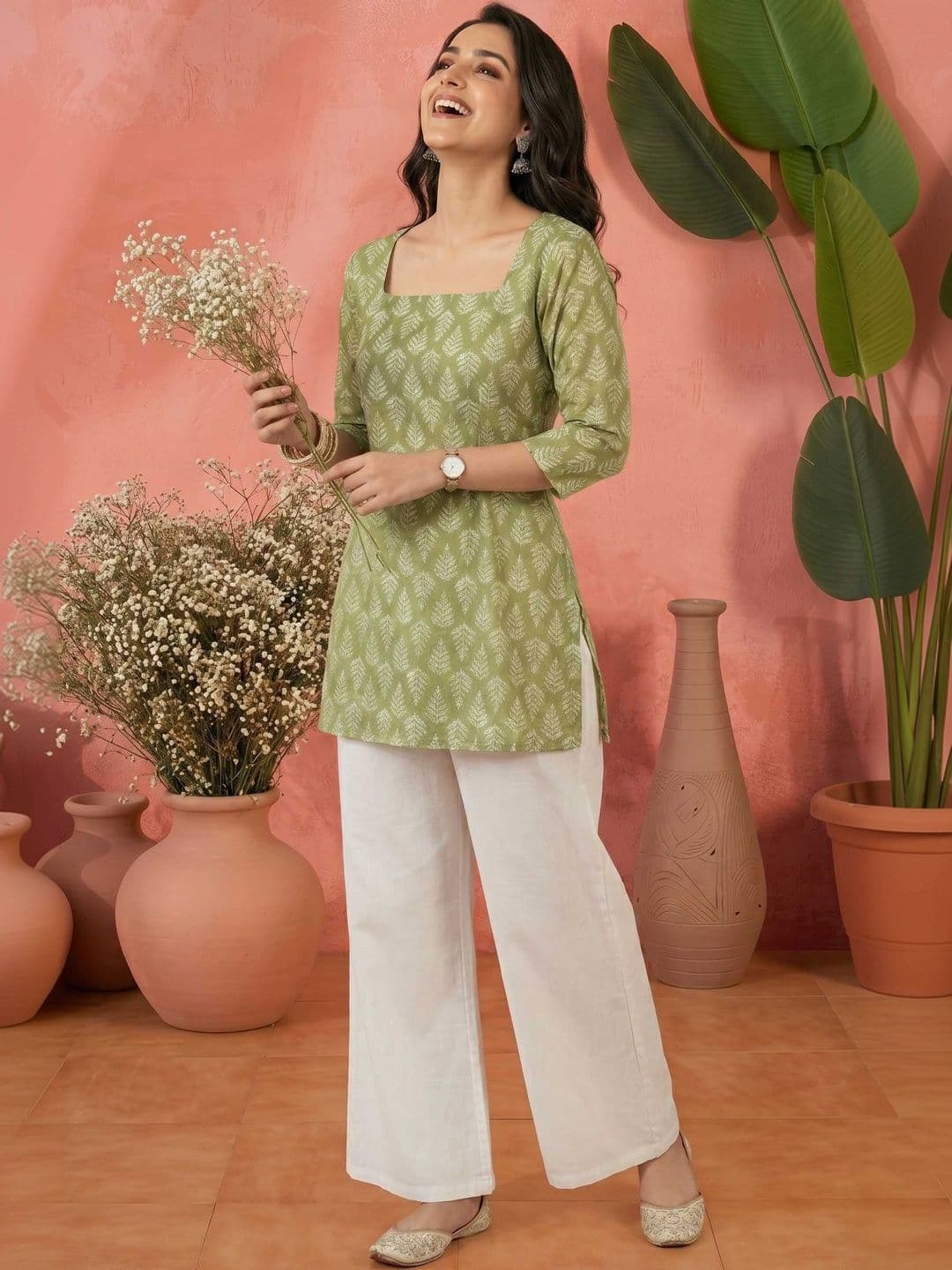 Sangria Floral Printed Pure Cotton Square Neck Straight Kurtis thumbnail 4