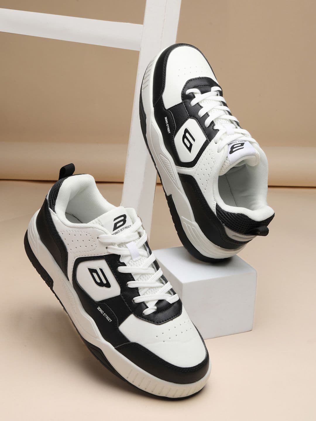 Bond Street By Red Tape Men Colourblocked Lace Ups Sneakers - view 1