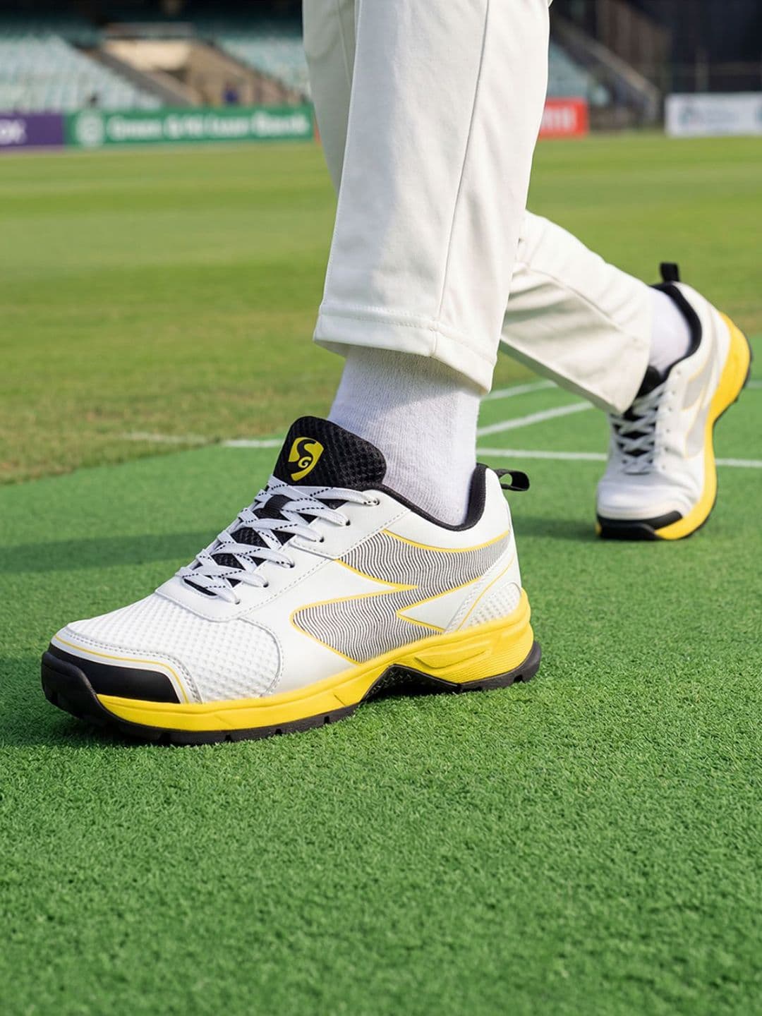 SG Blazer Cricket Shoes White-Yellow - High Performance Comfort & Stability thumbnail 2