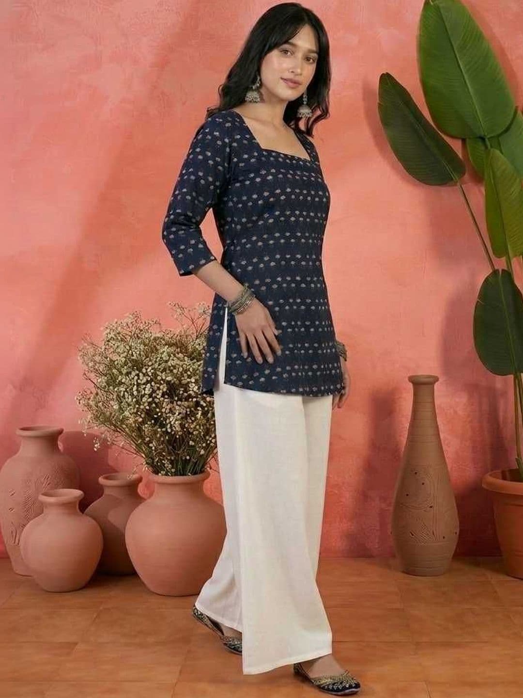 Sangria Floral Printed Pure Cotton Square Neck Straight Kurtis thumbnail 4