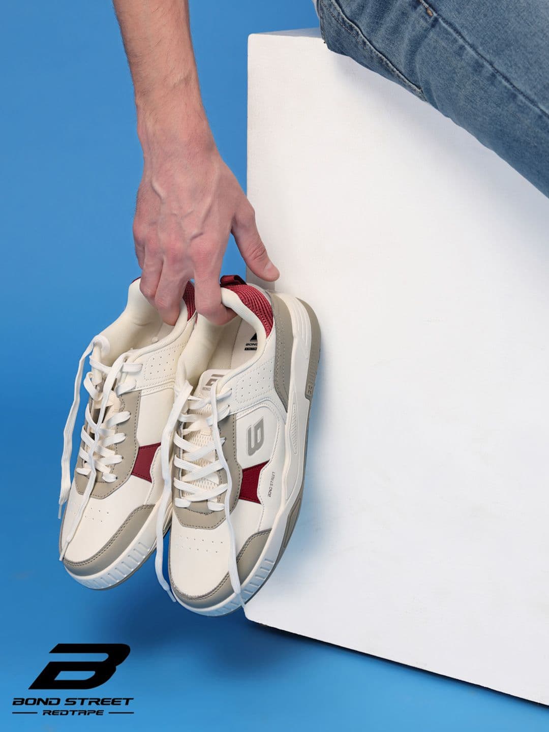 Bond Street By Red Tape Men Colourblocked Round Toe Sneakers thumbnail 3
