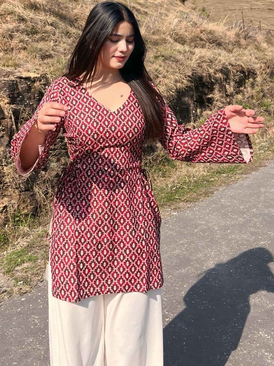 Aarsi Viscose Rayon Printed Ethnic Tunic thumbnail 3