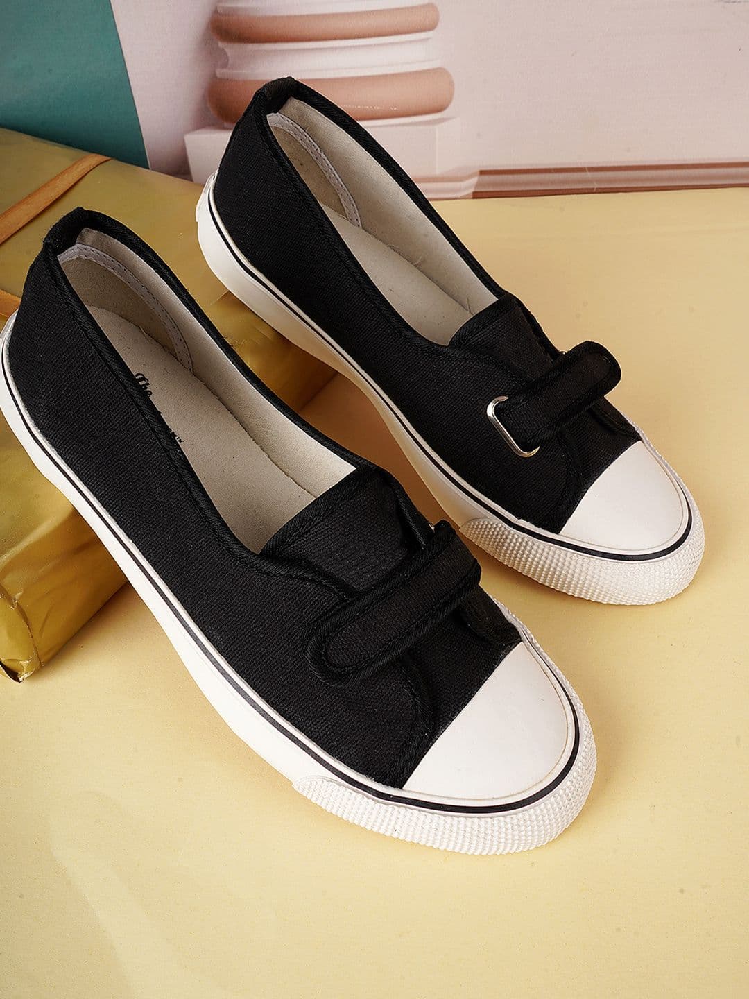 Roadster Women Black Casual Shoes - view 1