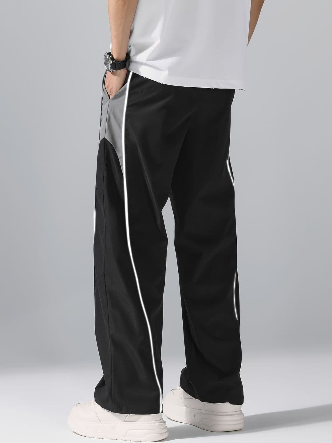 QUTUN Men Straight Fit Colourblocked Track Pants thumbnail 4