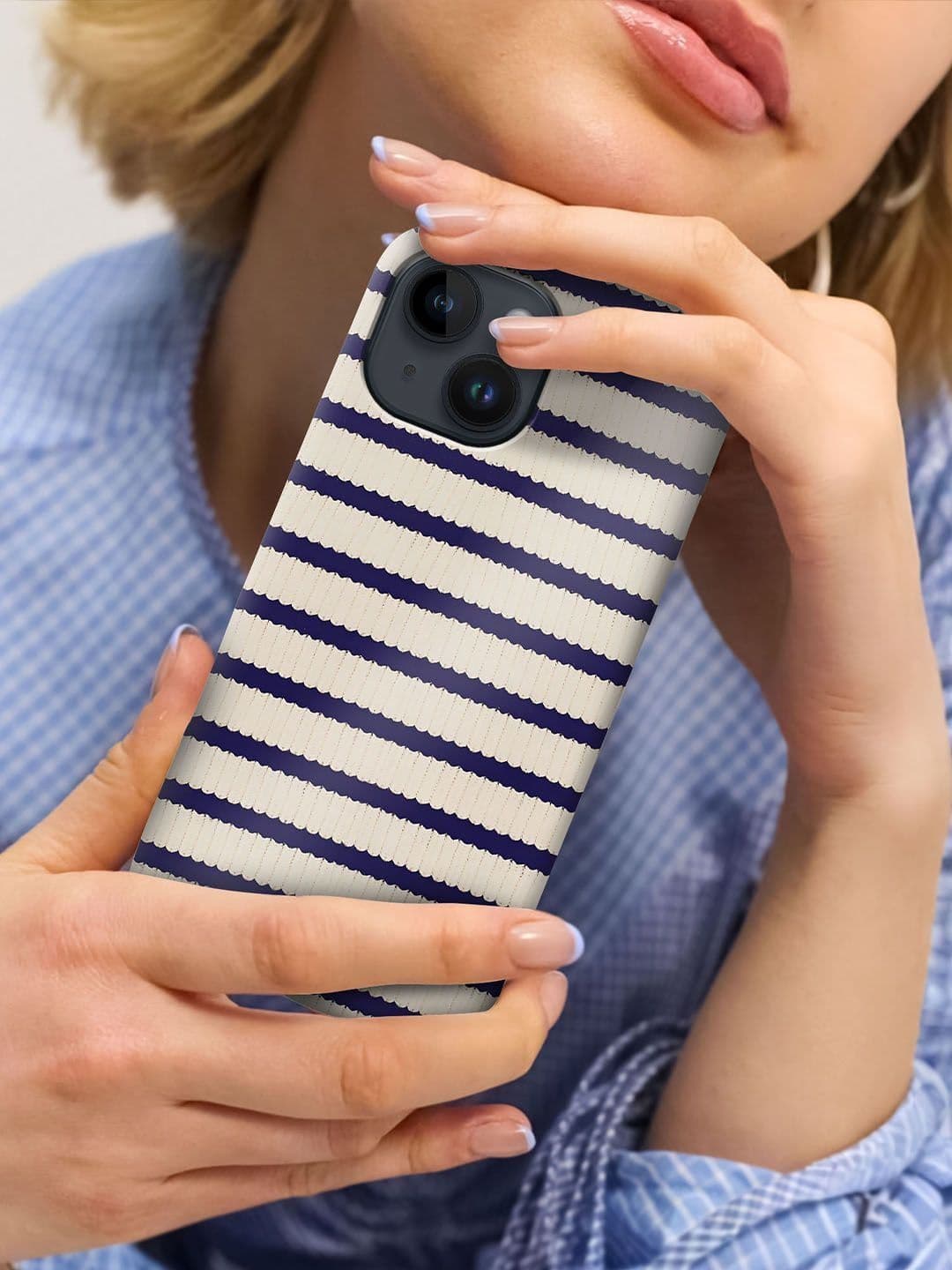 QRIOH Geometric Printed iPhone 14 Back Case Mobile Accessories thumbnail 3