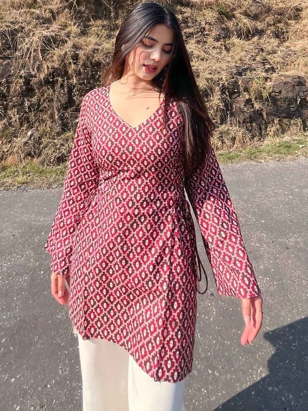 Aarsi Viscose Rayon Printed Ethnic Tunic thumbnail 2
