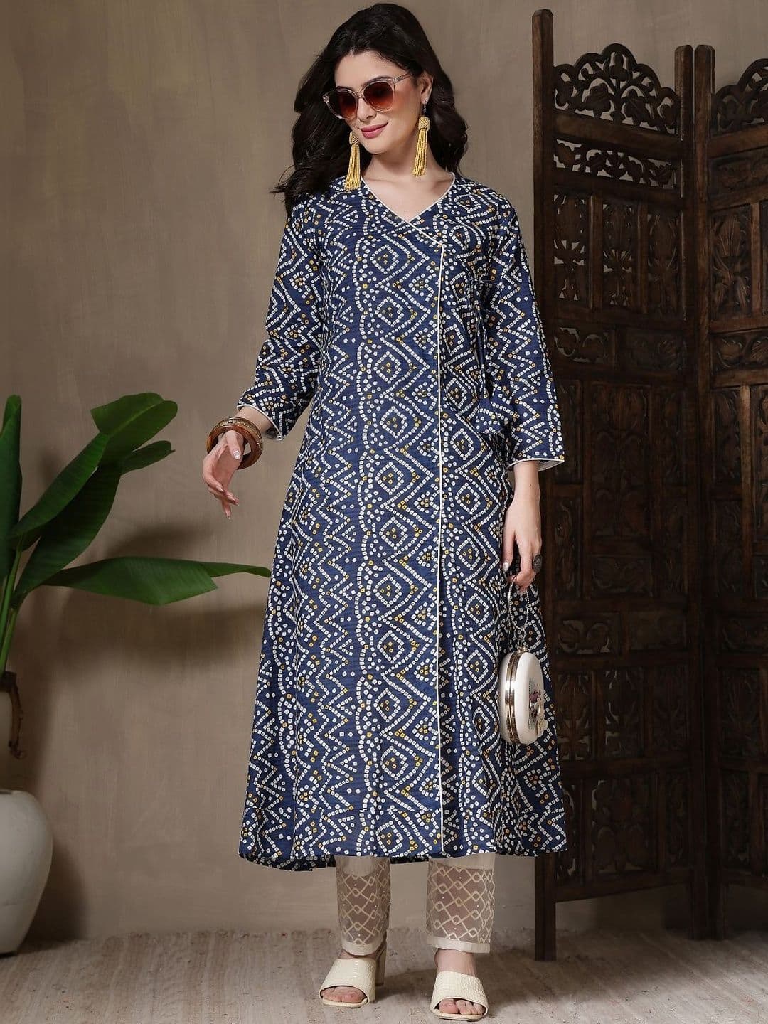 Kalphem Women Bandhani Printed Indigo Kurta thumbnail 5