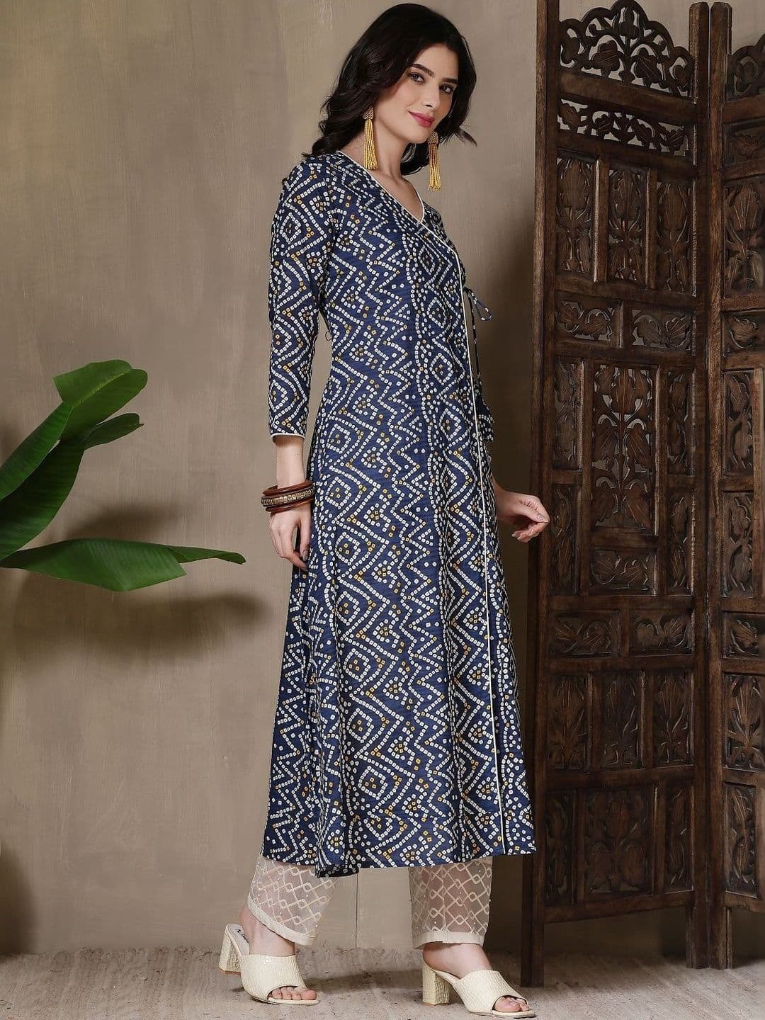 Kalphem Women Bandhani Printed Indigo Kurta thumbnail 7